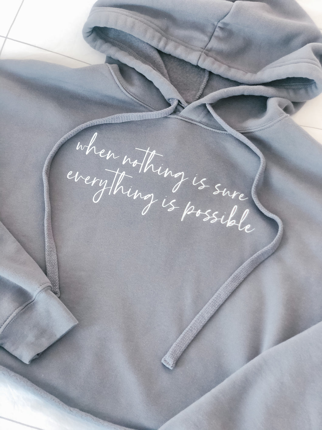 Everything is possible ladies cropped hoodie